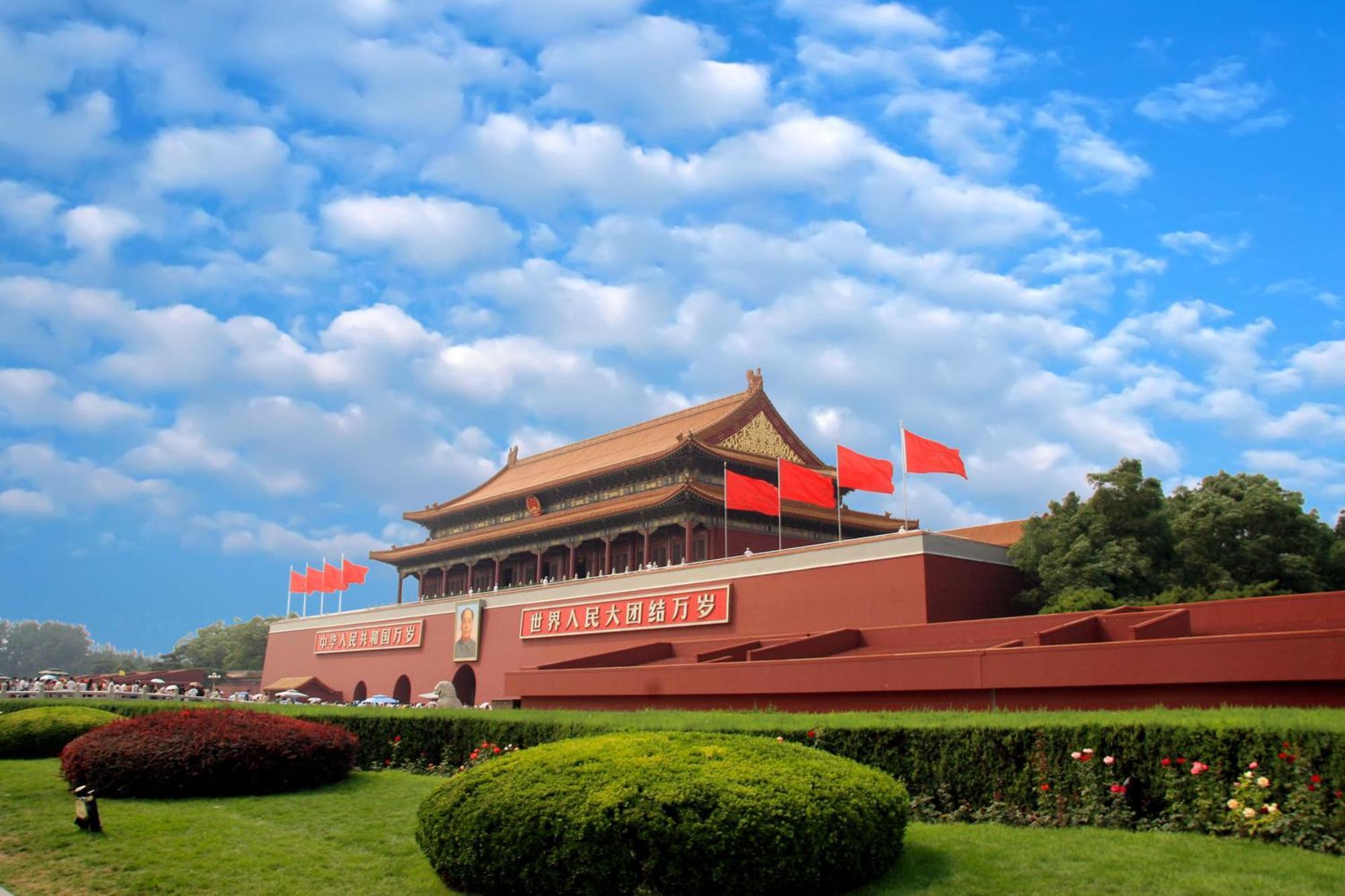 Happy Dragon Hotel -- Nearby Tiananmen Square & Forbidden City & Wangfujing Street & Line 5,6,8 Subway Nearby & Free Coffee & Free Laundry & Fluent English Speaking & Tourist Attractions Ticket Service & Free Wifi Unlimited For Western Software Peking Kültér fotó